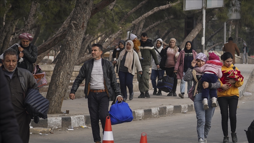 Syrie : 142 000 personnes déplacées des quartiers d’Alep alors que les attaques des « FDS » se poursuivent